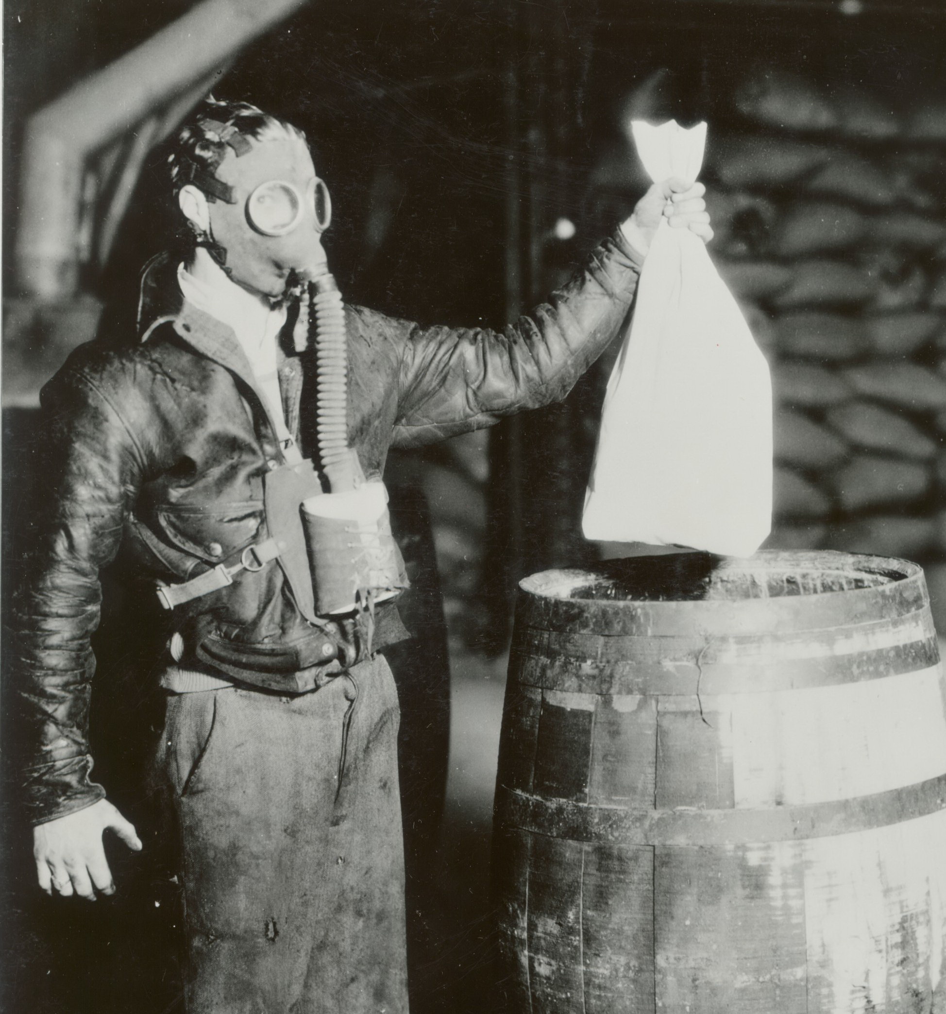 gas_mask_fumigation